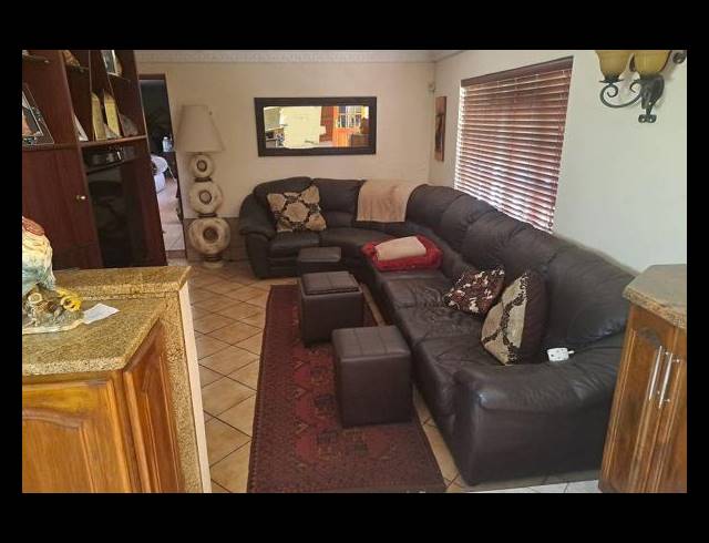 4 BEDROOM FREEHOLD FOR SALE IN LINMEYER